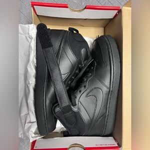 Kids size 7 Nike Borough high tops!